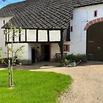 Kutscherhaus Der Burg 別荘 *
