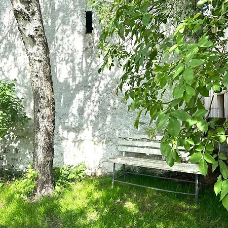 400 Jahre Altes Kutscherhaus Neben Der Burg Semesterbostad *